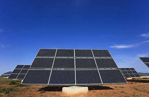 Strategic Approaches to Integrate Solar Power in Global Energy Plans