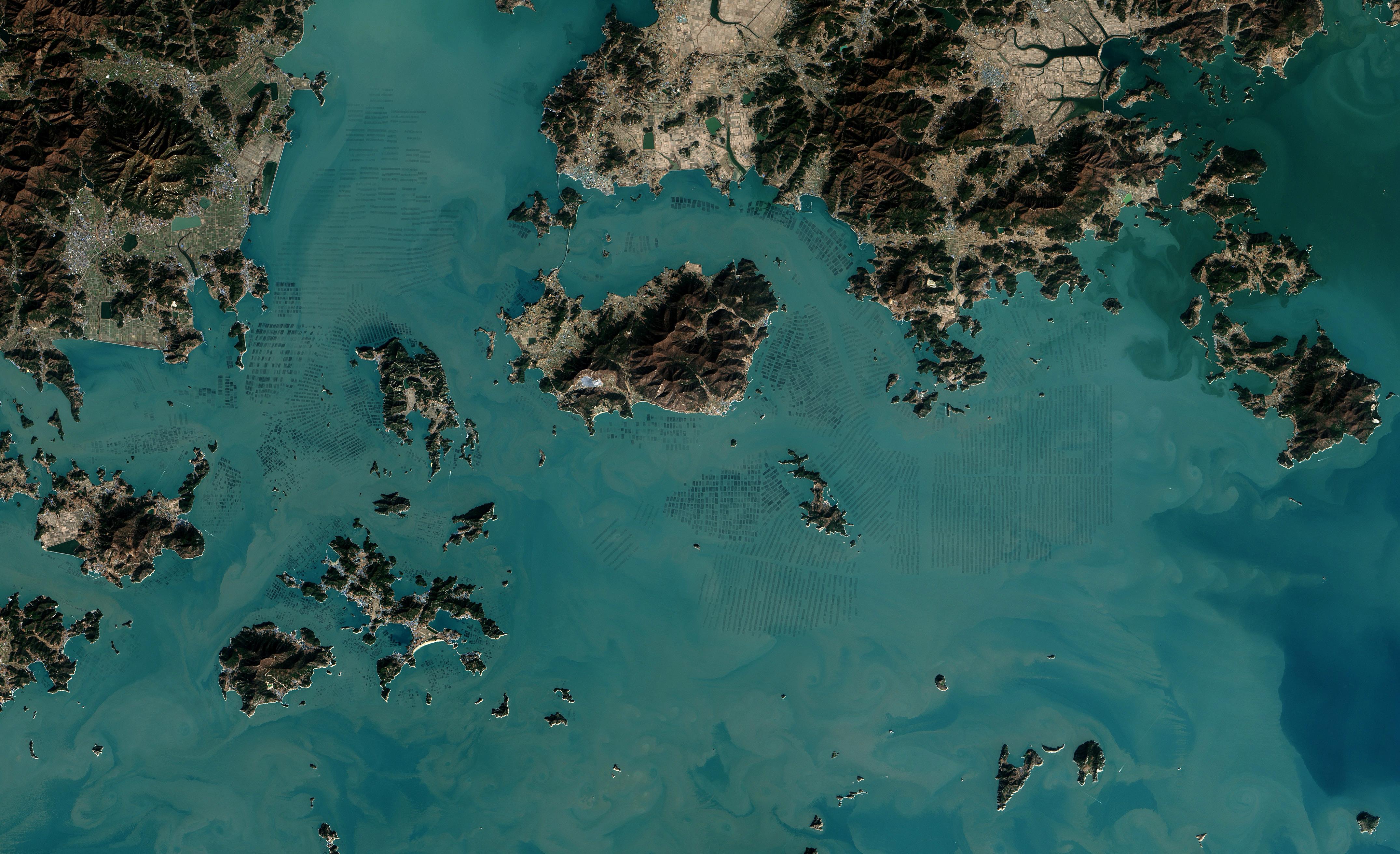 Unearthing the Impacts: The Solar Industrys Footprint in Developing Regions