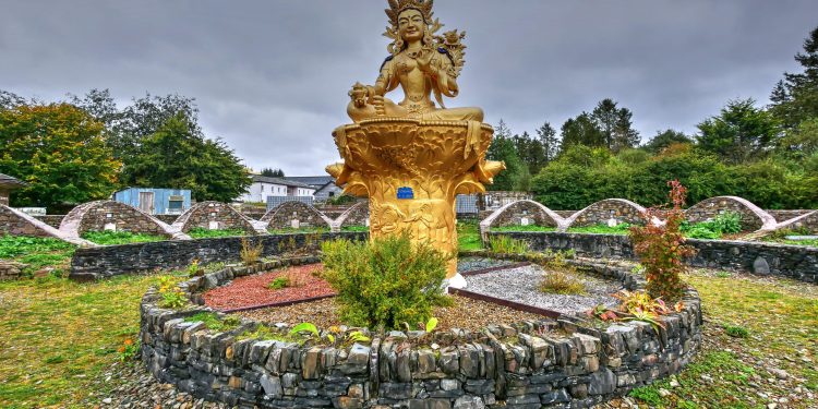 Does Solar Energy Truly Reduce Carbon Emissions Long Term