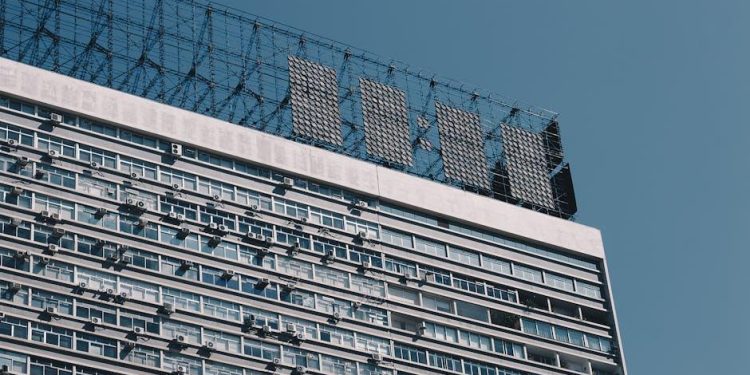 Should Solar Windows Be Mandatory in New Buildings