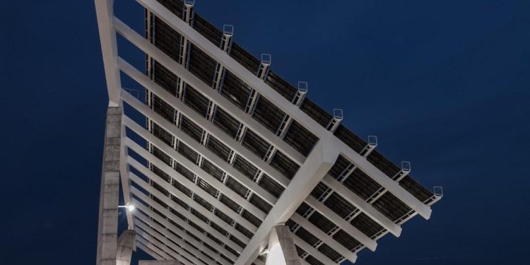 Is the Shift Toward Solar Benefiting Wealthy Nations More