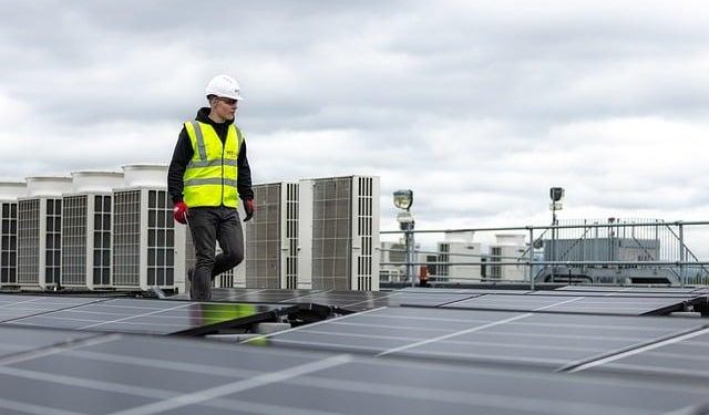 solar energy job market analysis by region
