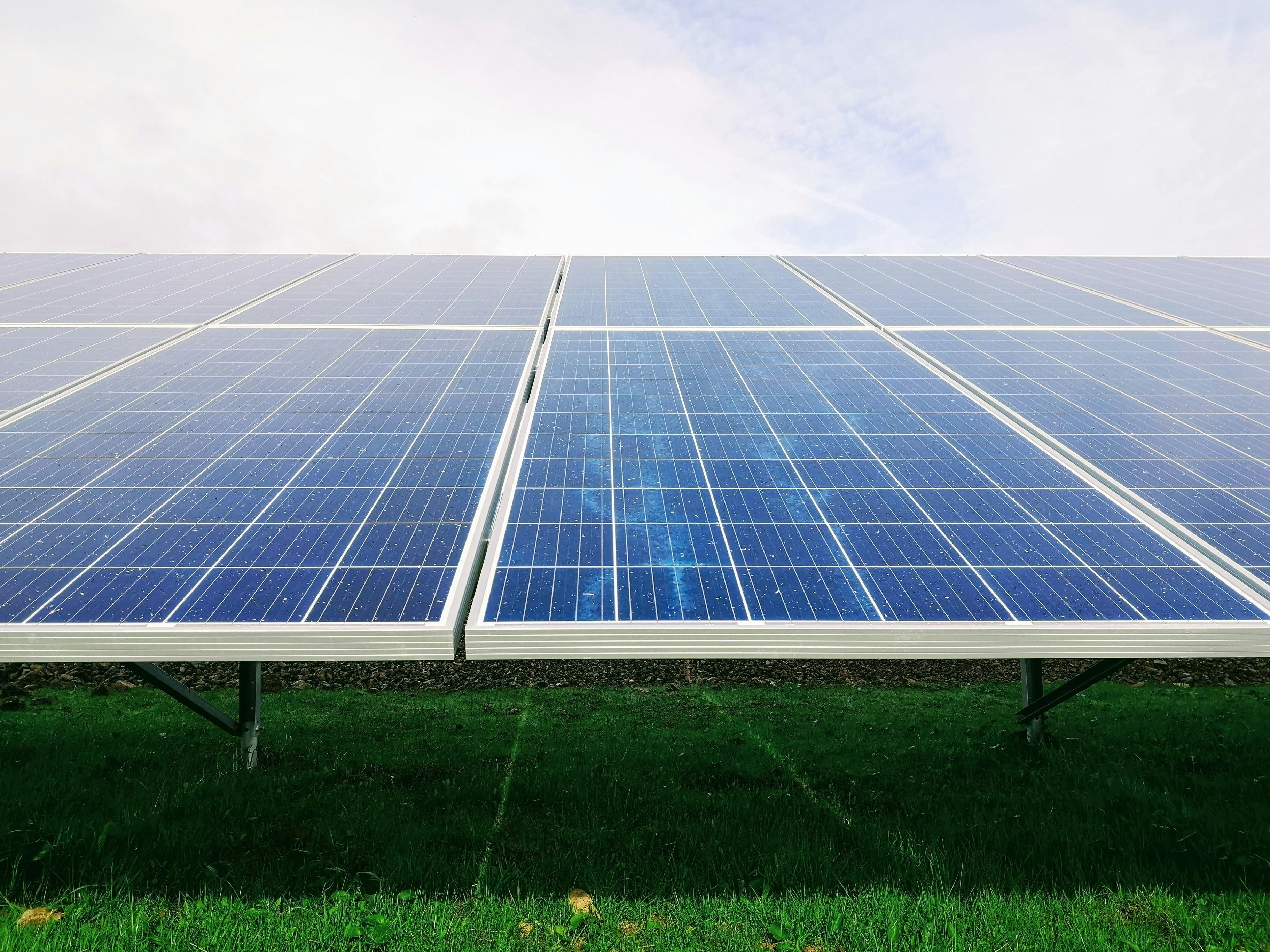 Comparative Analysis: Solar Panels Versus Traditional Roofing Materials