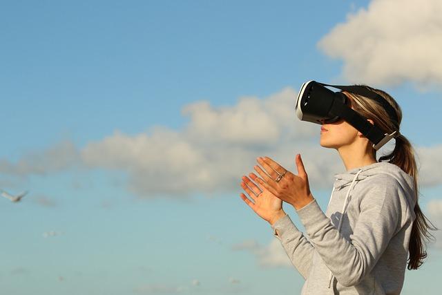 Balancing Costs and Benefits: The Economic Impact of VR in Solar Training